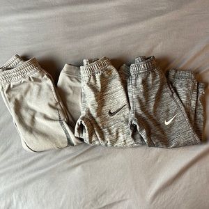 3 pairs of nike size 4